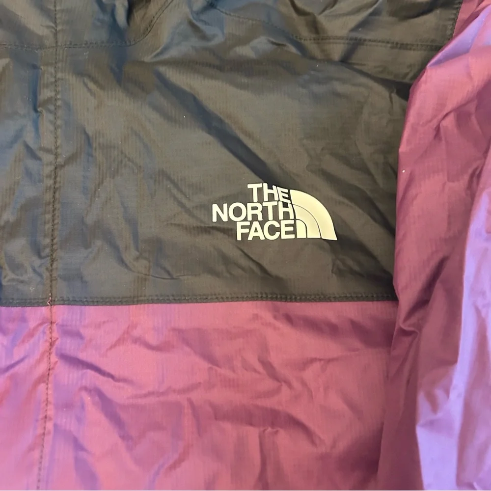 The North Face Men’s Venture 2 Waterproof Hooded Rain Jacket, Boysenberry New